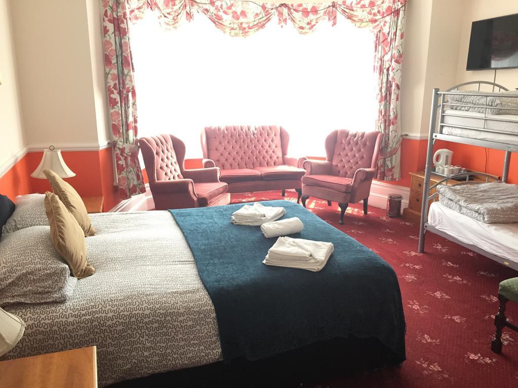 Welbeck Hotel - Close To Beach, Train Station & Southend Airport Room photo