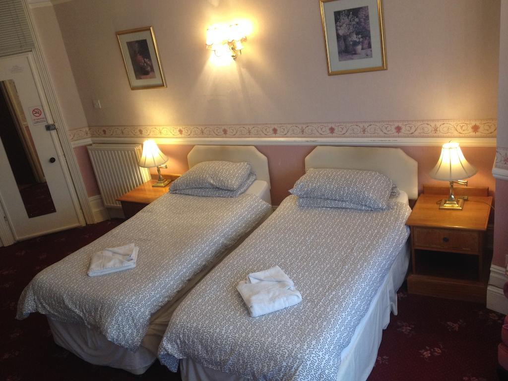 Welbeck Hotel - Close To Beach, Train Station & Southend Airport Room photo